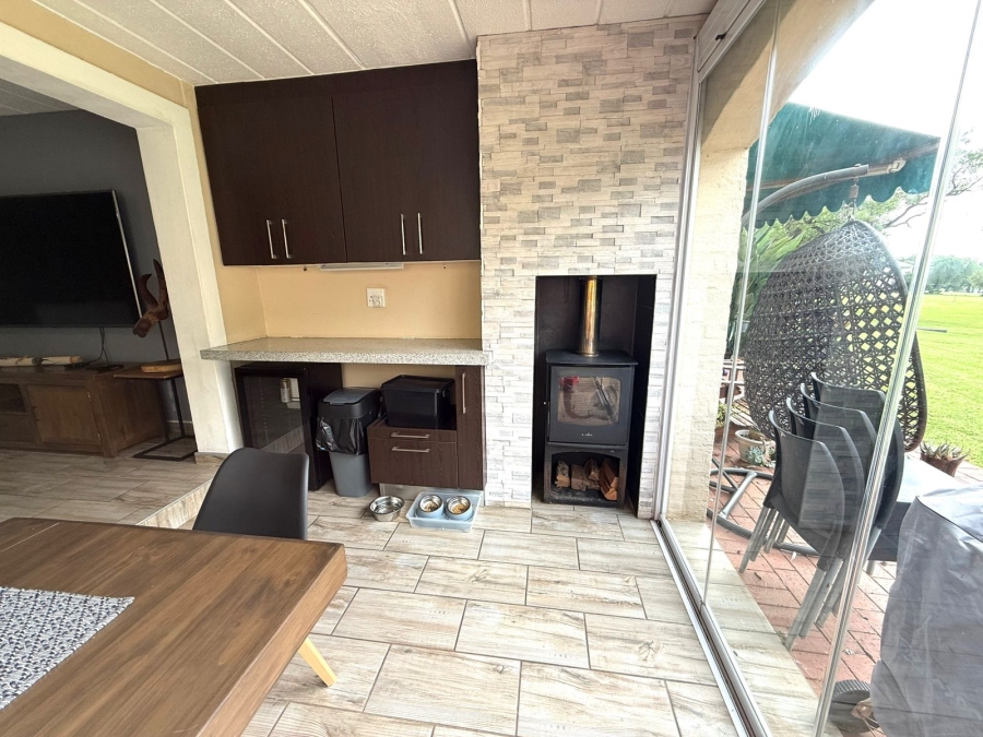 3 Bedroom Property for Sale in Caribbean Beach Club North West